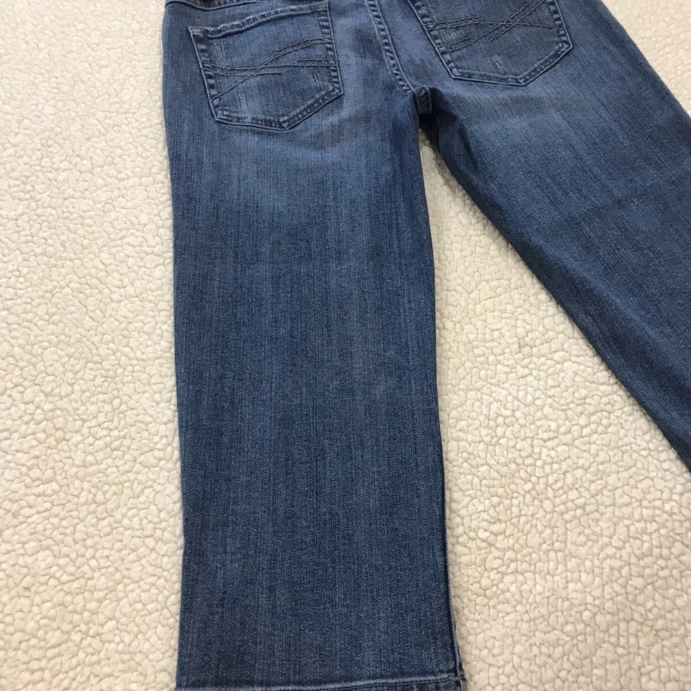 Aeropostale Stretch Denim Blue Jean Capri Pants
Size 9 / 10 Medium 
2 Front & - Picture 10 of 16